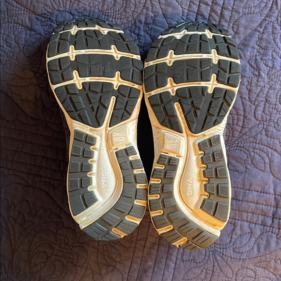 Brooks Ghost 11 Athletic Shoes in Black and Red Men’s Size 9 GUC - Picture 6 of 10